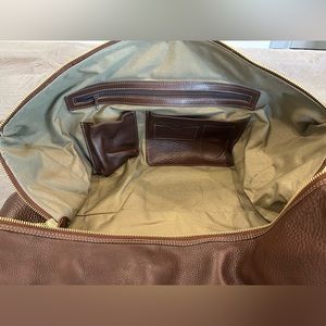 King Ranch - Leather Zipper Top Duffel Bag, incl. leather shoulder strap.